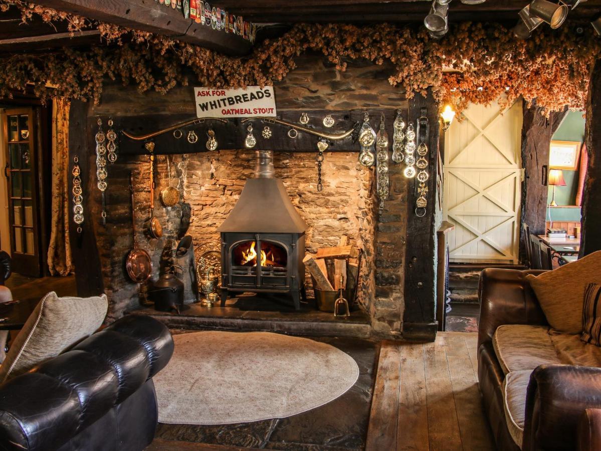 Вилла The Boars Head Pub Бишопс-Касл Экстерьер фото
