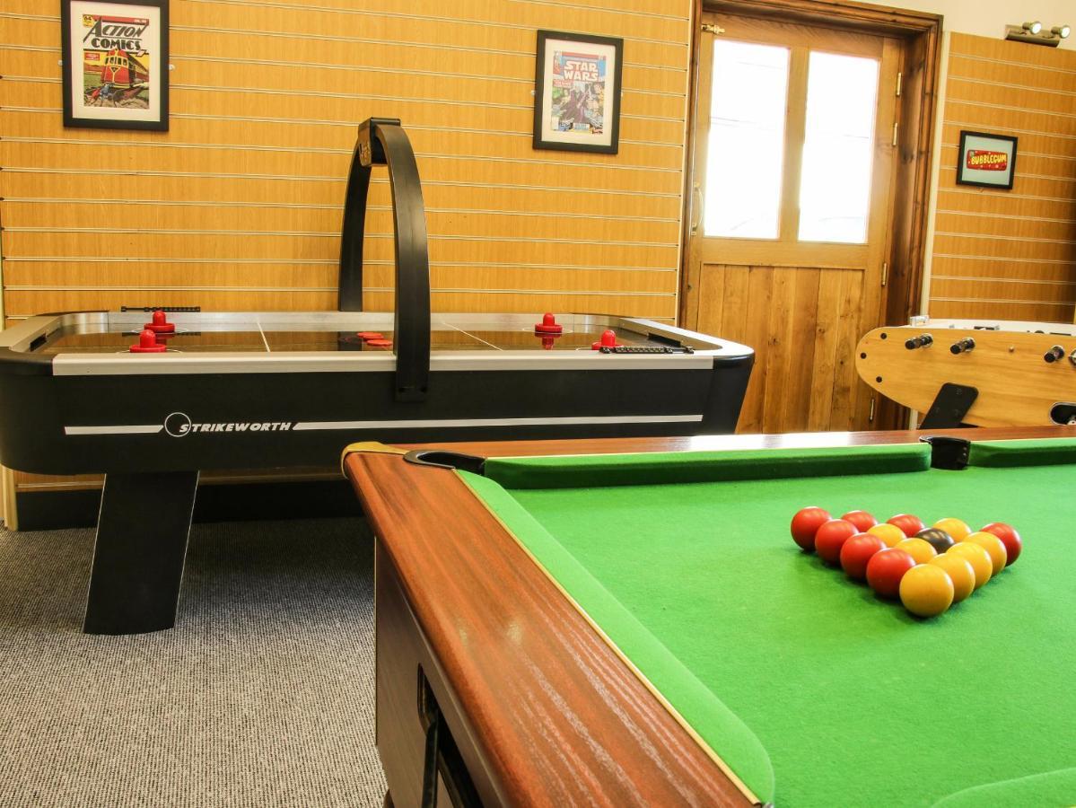 Вилла The Boars Head Pub Бишопс-Касл Экстерьер фото